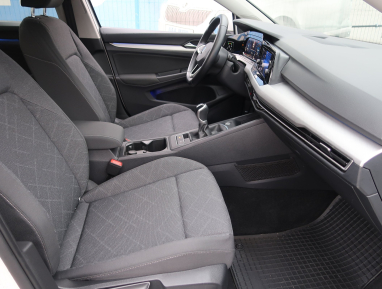 Volkswagen Golf - 2022