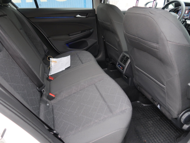 Volkswagen Golf - 2022