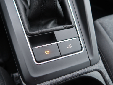 Volkswagen Golf - 2022