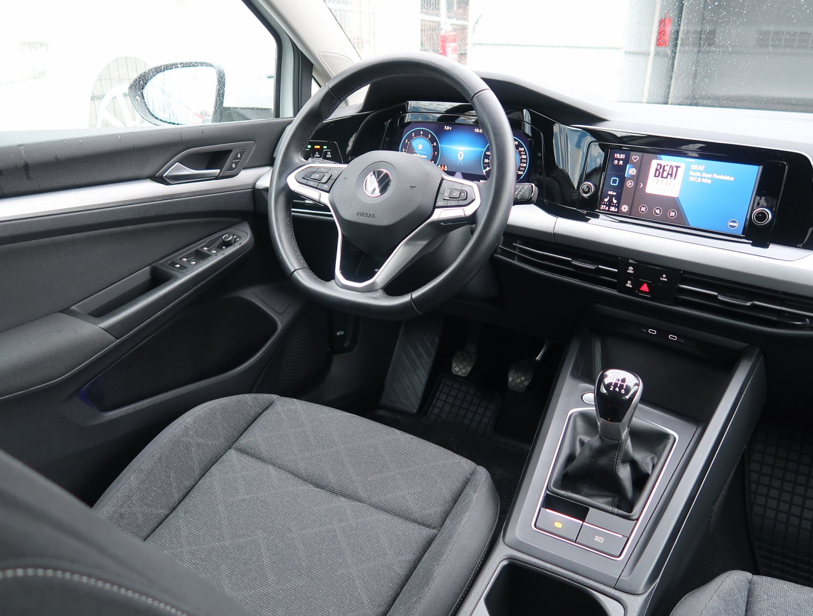 Volkswagen Golf - 2022