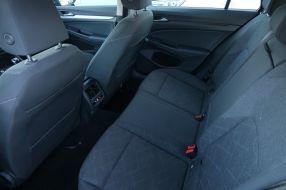 Volkswagen Golf - 2023