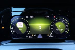 Volkswagen Golf - 2023