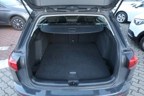 Volkswagen Golf - 2023