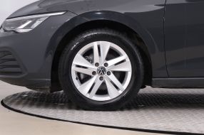 Volkswagen Golf - 2023