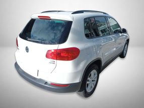Volkswagen Tiguan - 2012