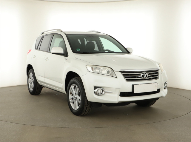 Toyota RAV4 2011