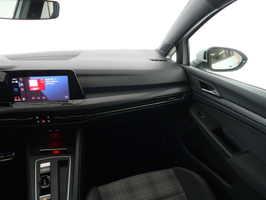 Volkswagen Golf - 2021