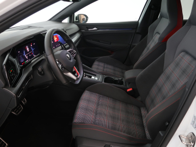 Volkswagen Golf - 2021