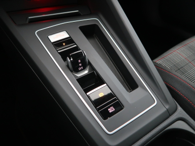 Volkswagen Golf - 2021