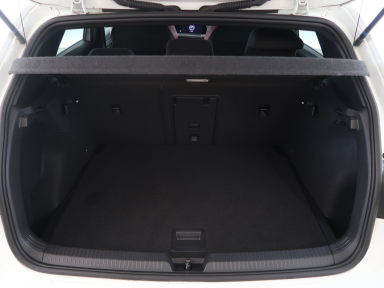 Volkswagen Golf - 2021