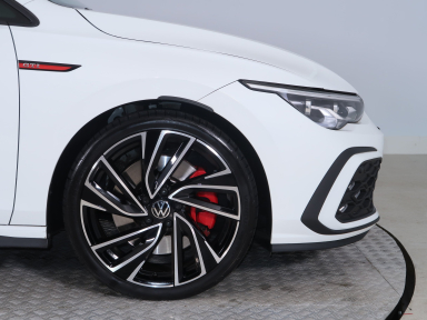 Volkswagen Golf - 2021