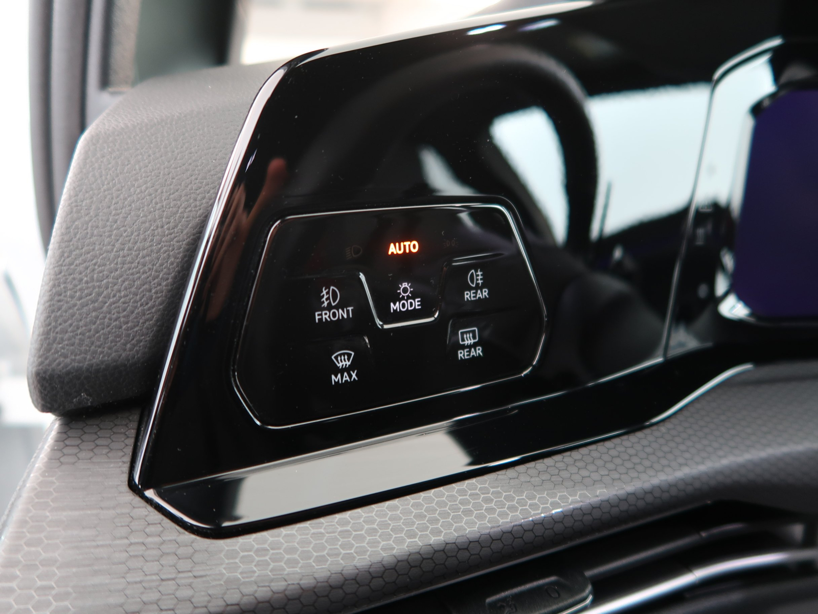 Volkswagen Golf - 2021