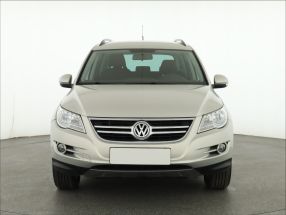Volkswagen Tiguan - 2011