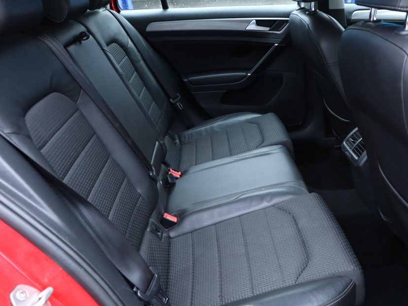 Volkswagen Golf, 2015
