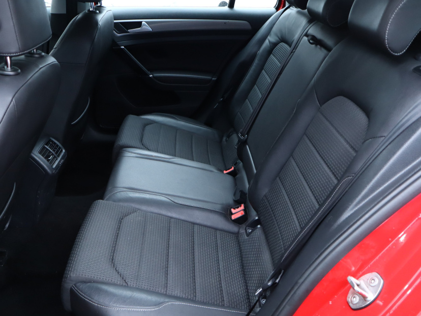 Volkswagen Golf, 2015
