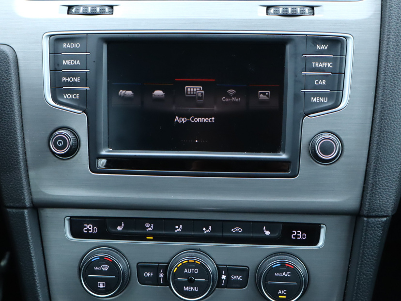 Volkswagen Golf, 2015