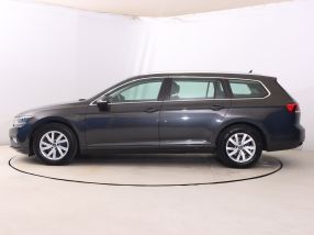 Volkswagen Passat - 2021