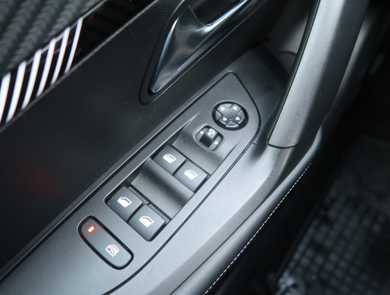 Peugeot 2008 - 2024