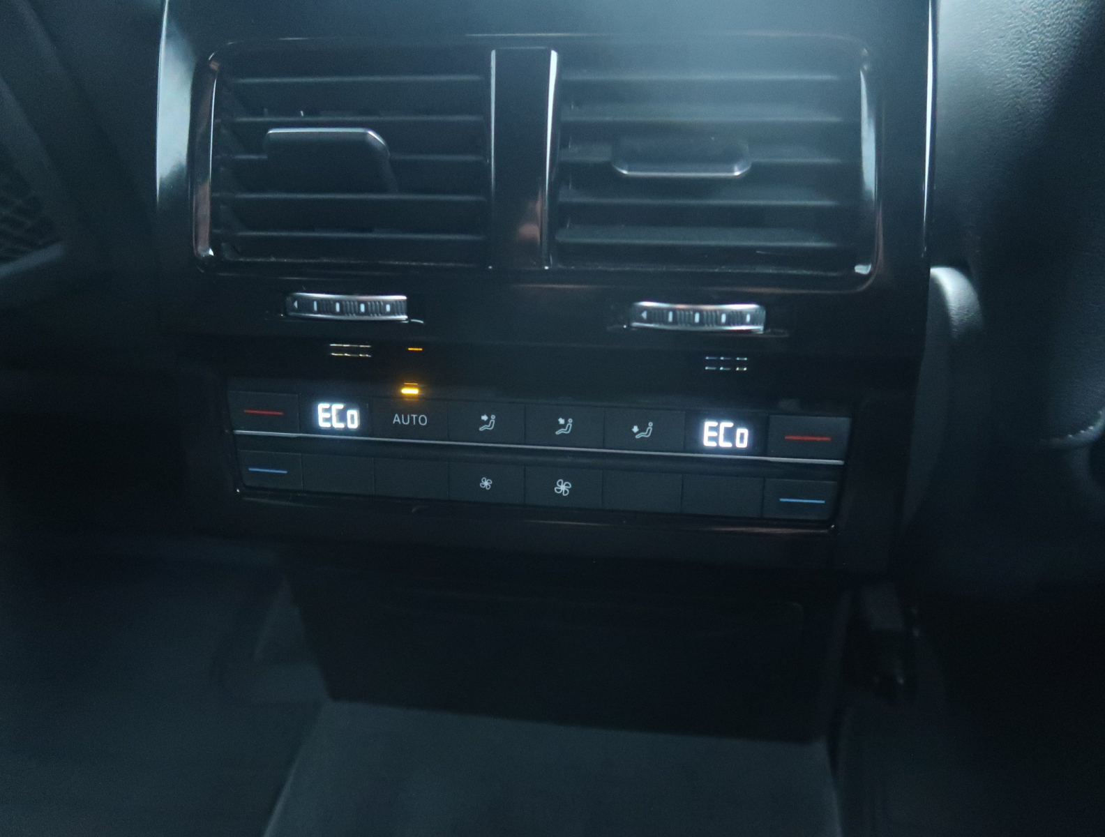 Volkswagen Touareg - 2022