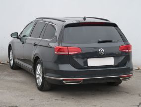 Volkswagen Passat - 2015