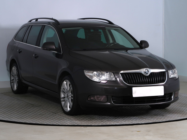 Škoda Superb 2011