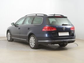 Volkswagen Passat - 2011