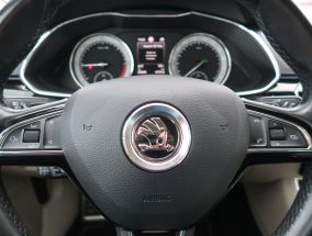 Škoda Superb - 2015