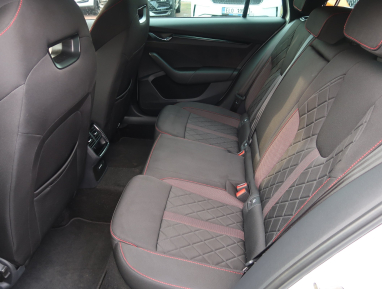 Škoda Octavia - 2024