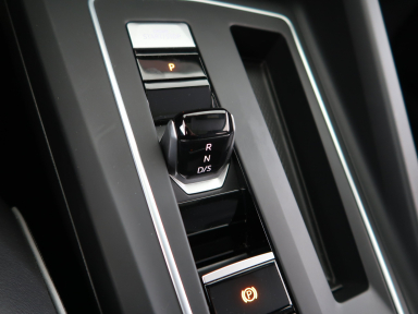 Volkswagen Golf - 2022