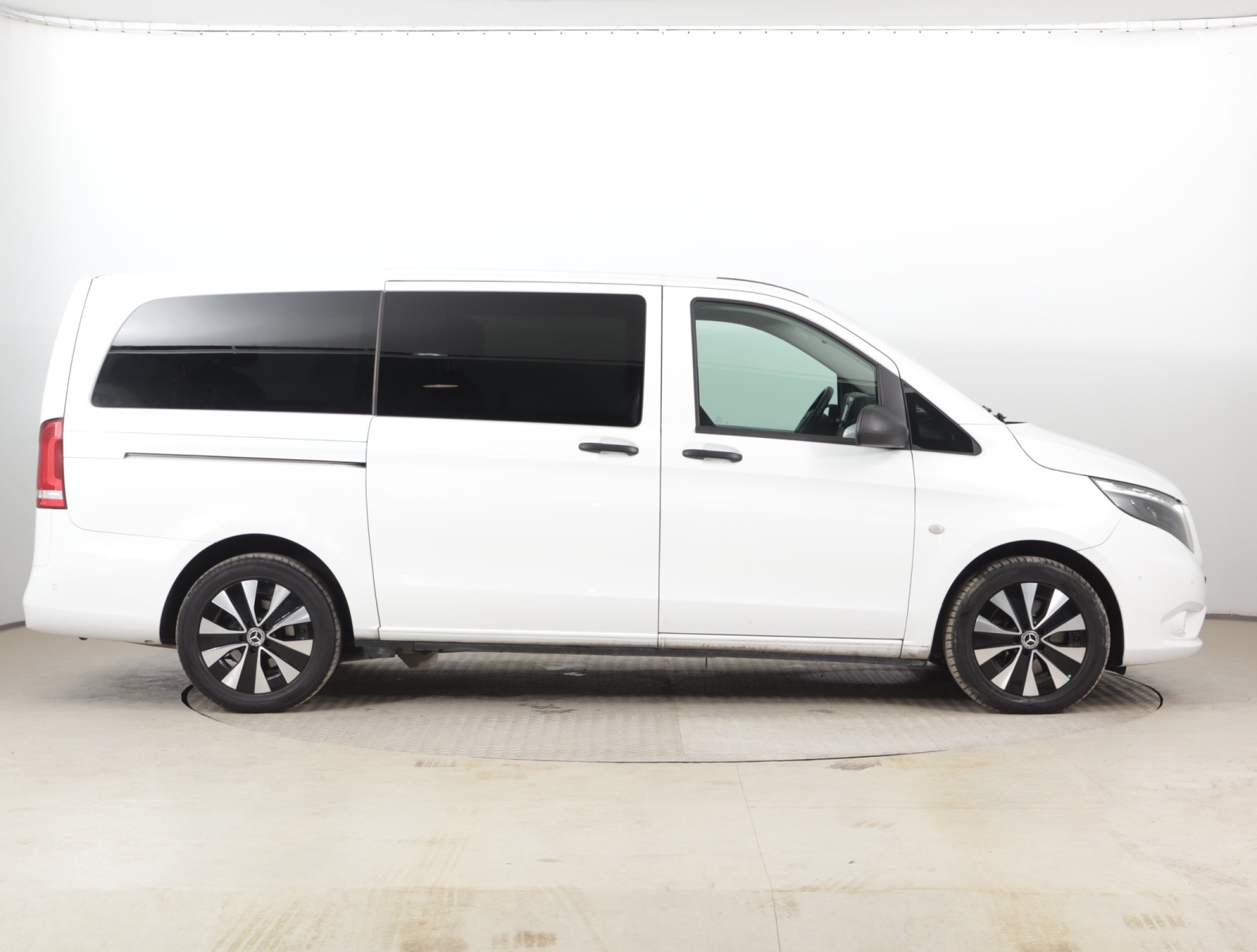 Mercedes-Benz Vito - 2023