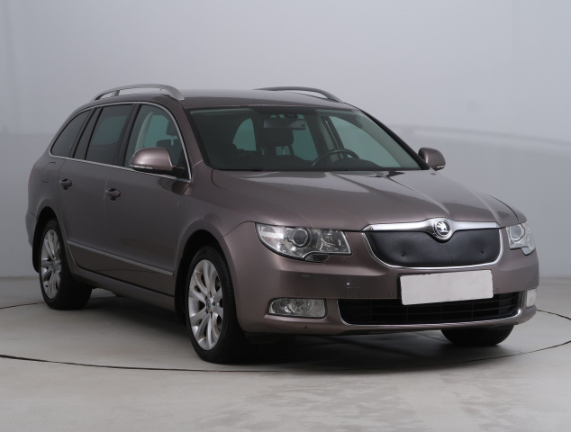 Škoda Superb 2011