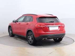 Mercedes-Benz GLA - 2016
