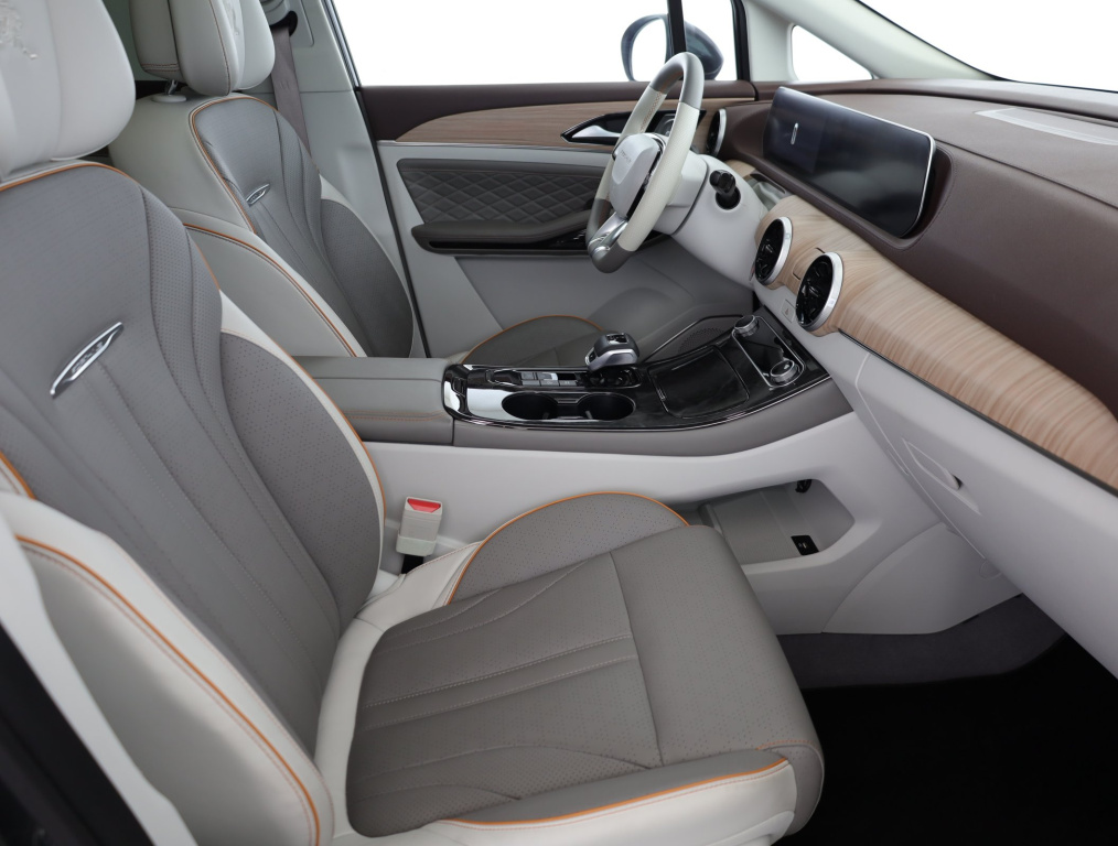 Dongfeng U-Tour