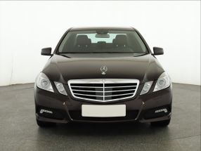 Mercedes-Benz E - 2009