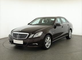 Mercedes-Benz E - 2009