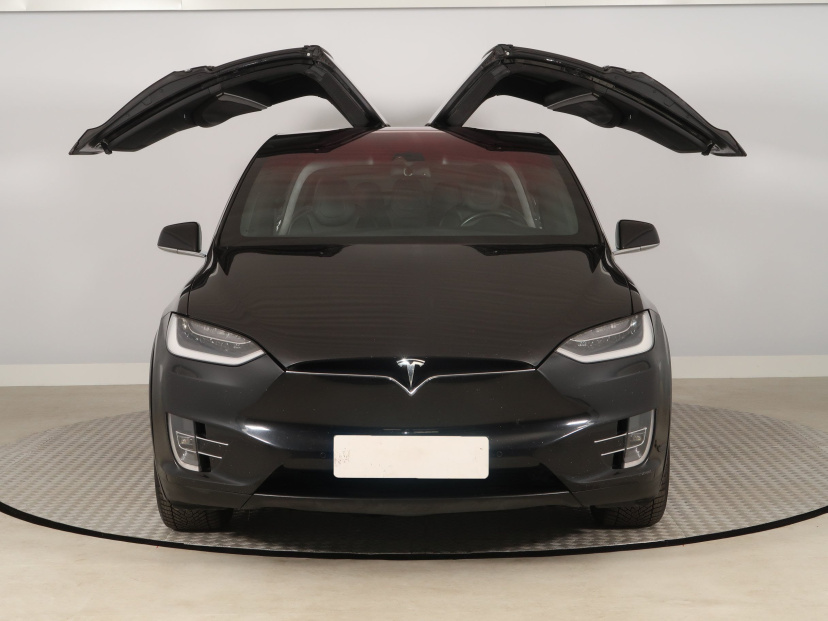 Tesla Model X, 2016