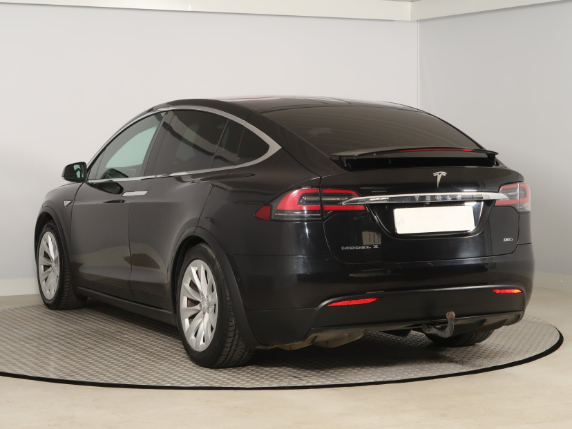 Tesla Model X, 2016