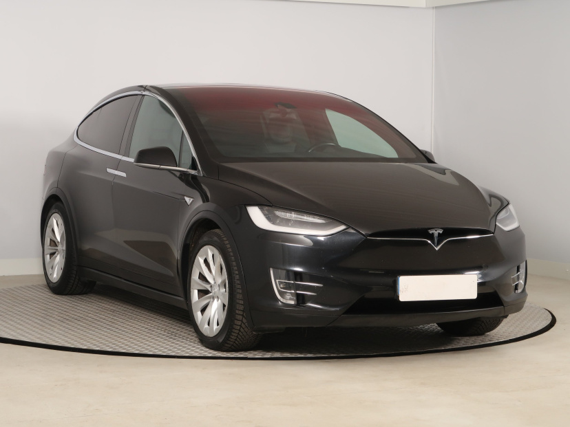 Tesla Model X, 2016