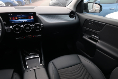 Mercedes-Benz GLA - 2024