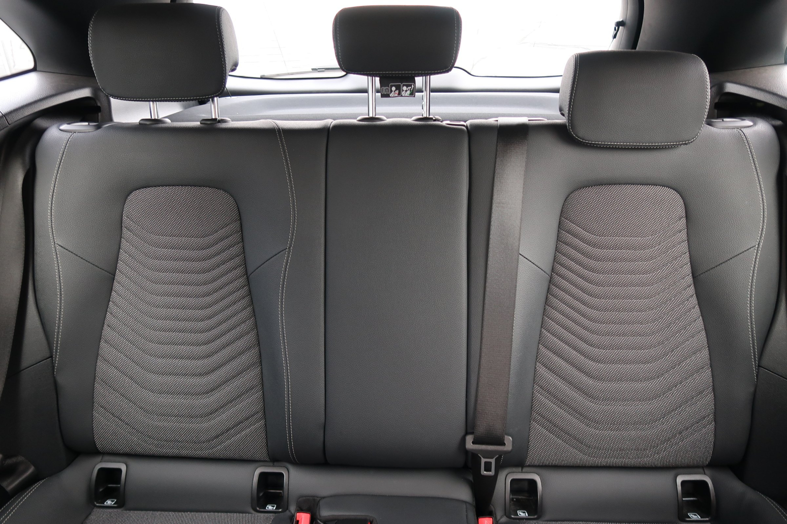 Mercedes-Benz GLA - 2024