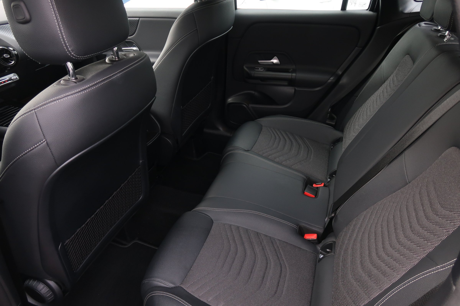 Mercedes-Benz GLA - 2024