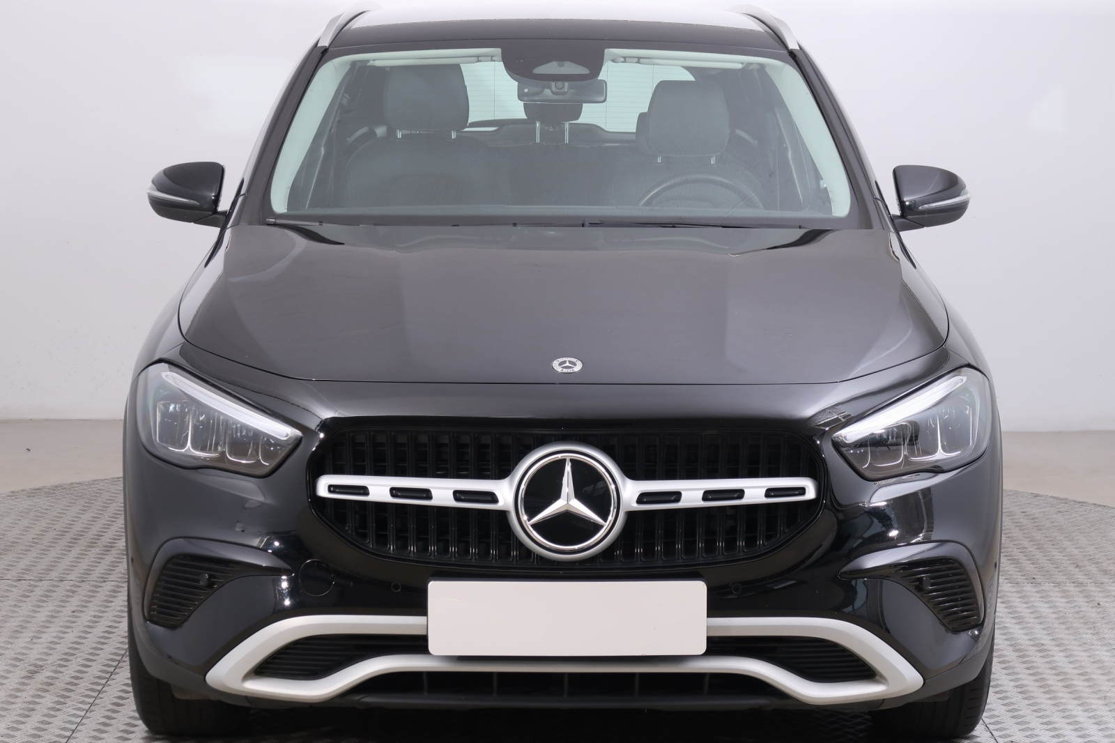 Mercedes-Benz GLA - 2024