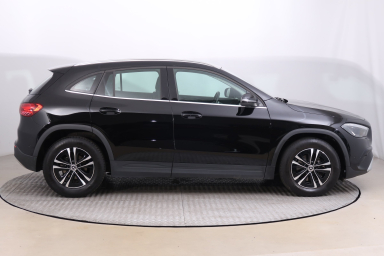 Mercedes-Benz GLA - 2024