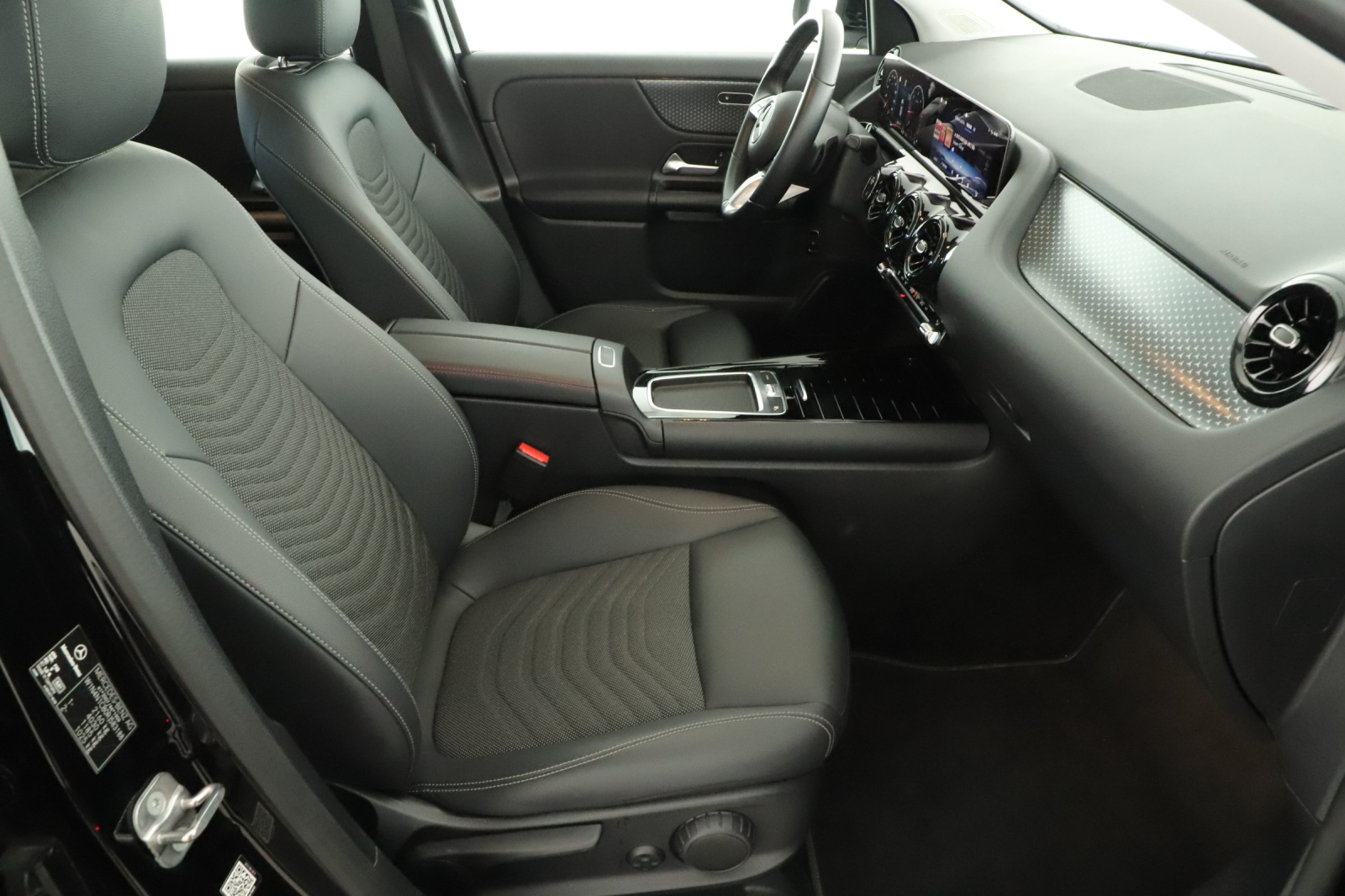 Mercedes-Benz GLA - 2024