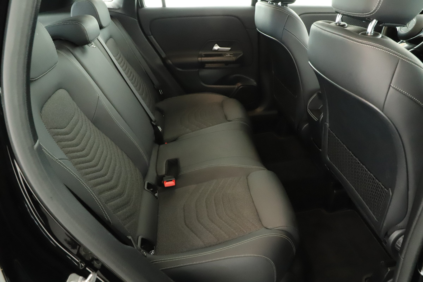 Mercedes-Benz GLA - 2024