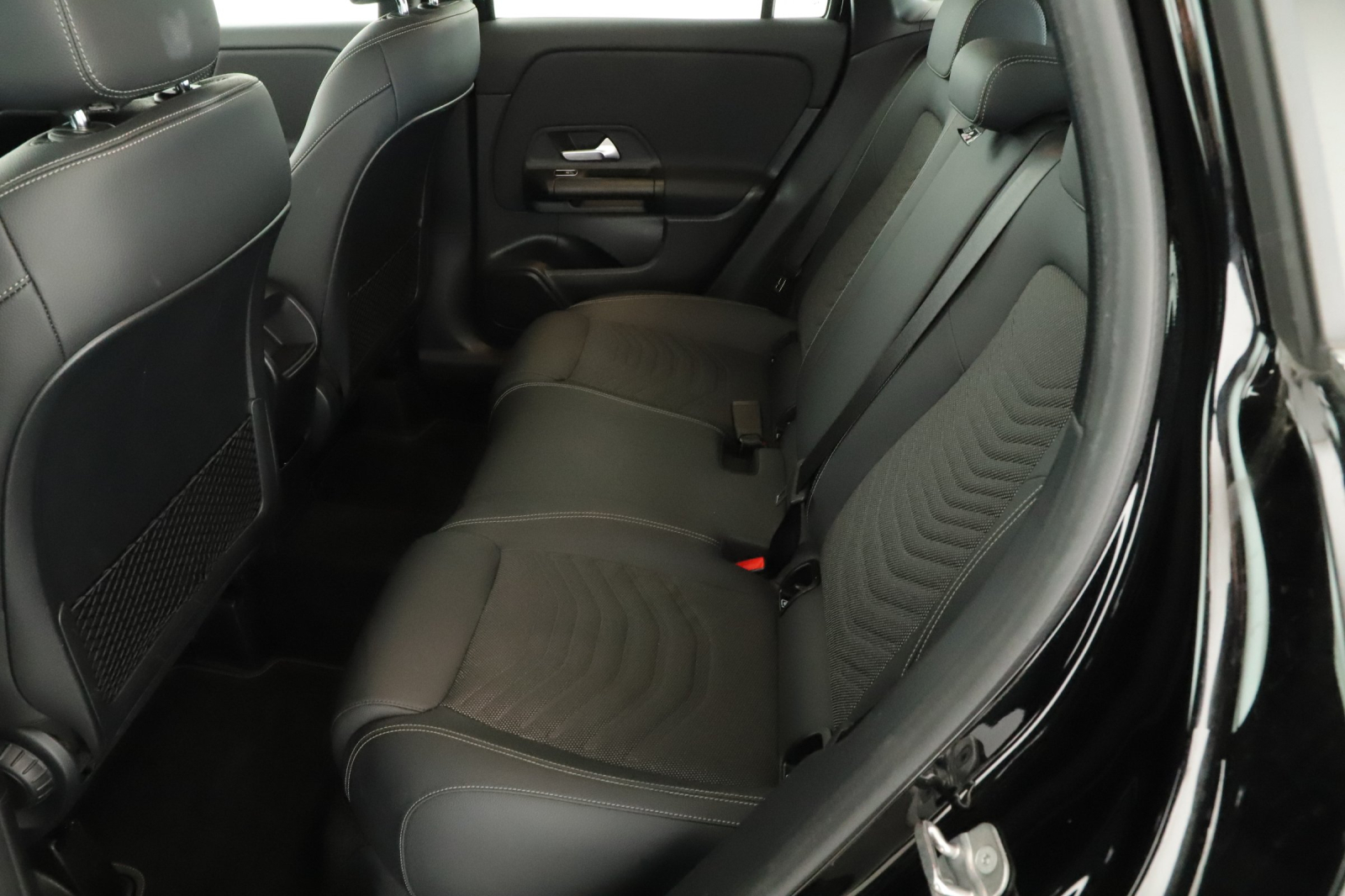 Mercedes-Benz GLA - 2024