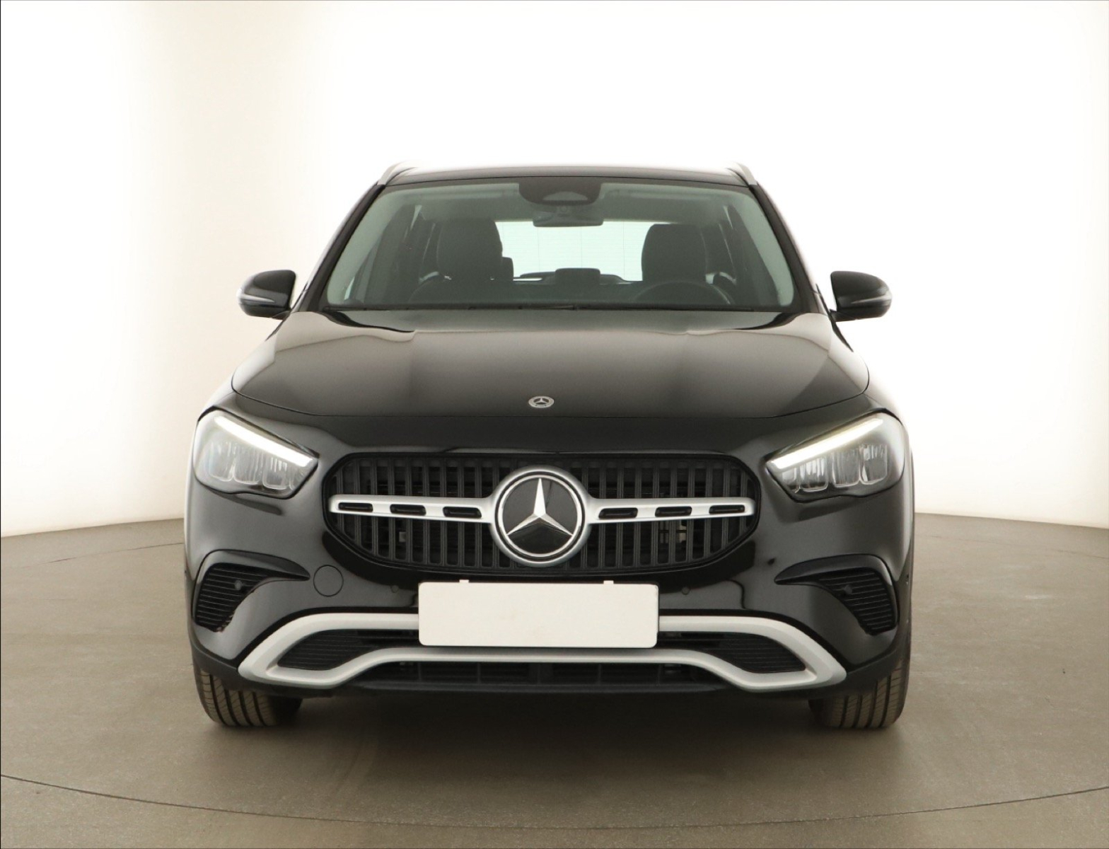 Mercedes-Benz GLA - 2024