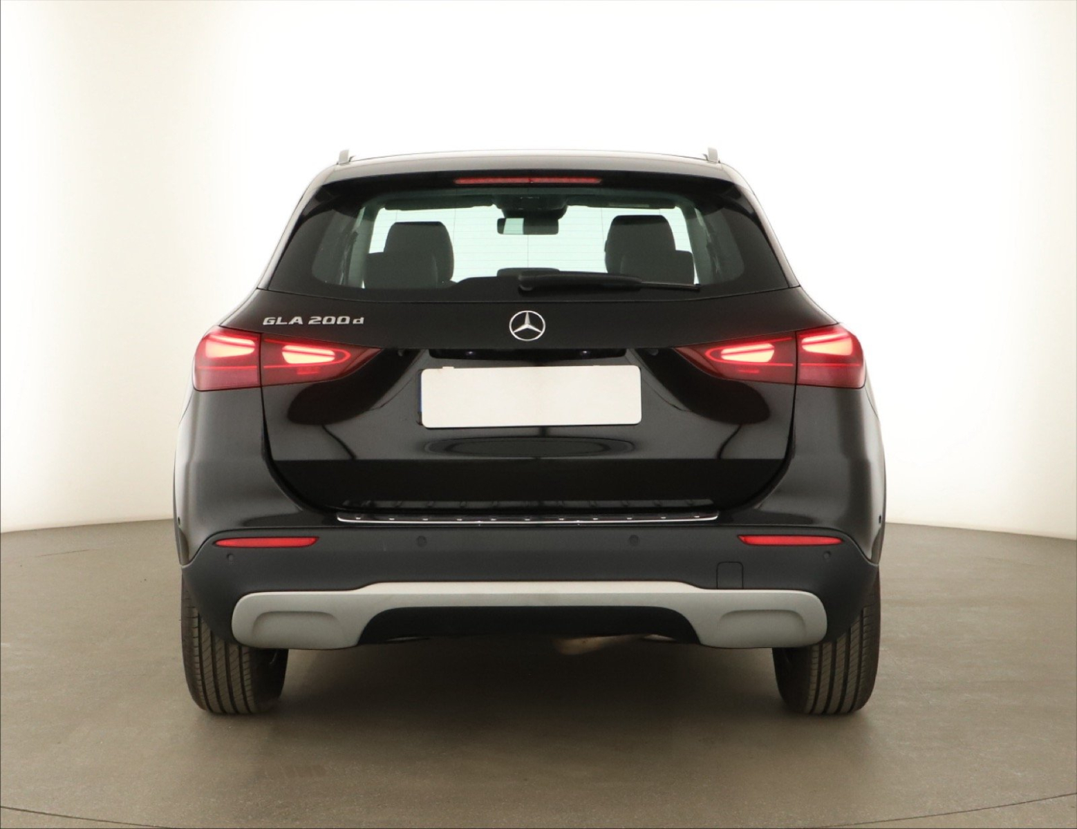 Mercedes-Benz GLA - 2024