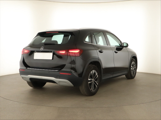 Mercedes-Benz GLA 200 d