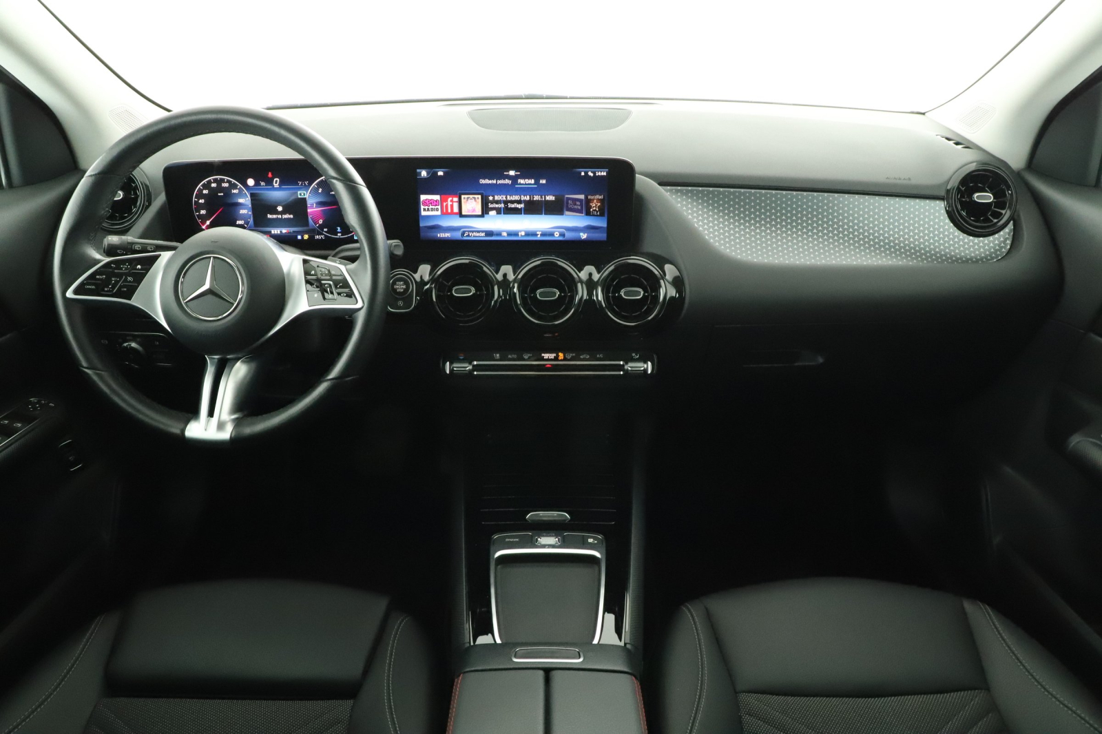 Mercedes-Benz GLA - 2024